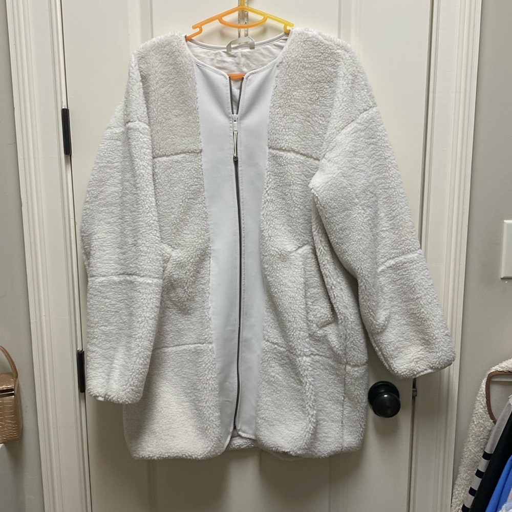 Lululemon collarless fleece zip up jacket size 10 - Picture 2 of 6